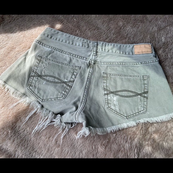 Abercrombie & Finch Jean Shorts - Picture 3 of 5